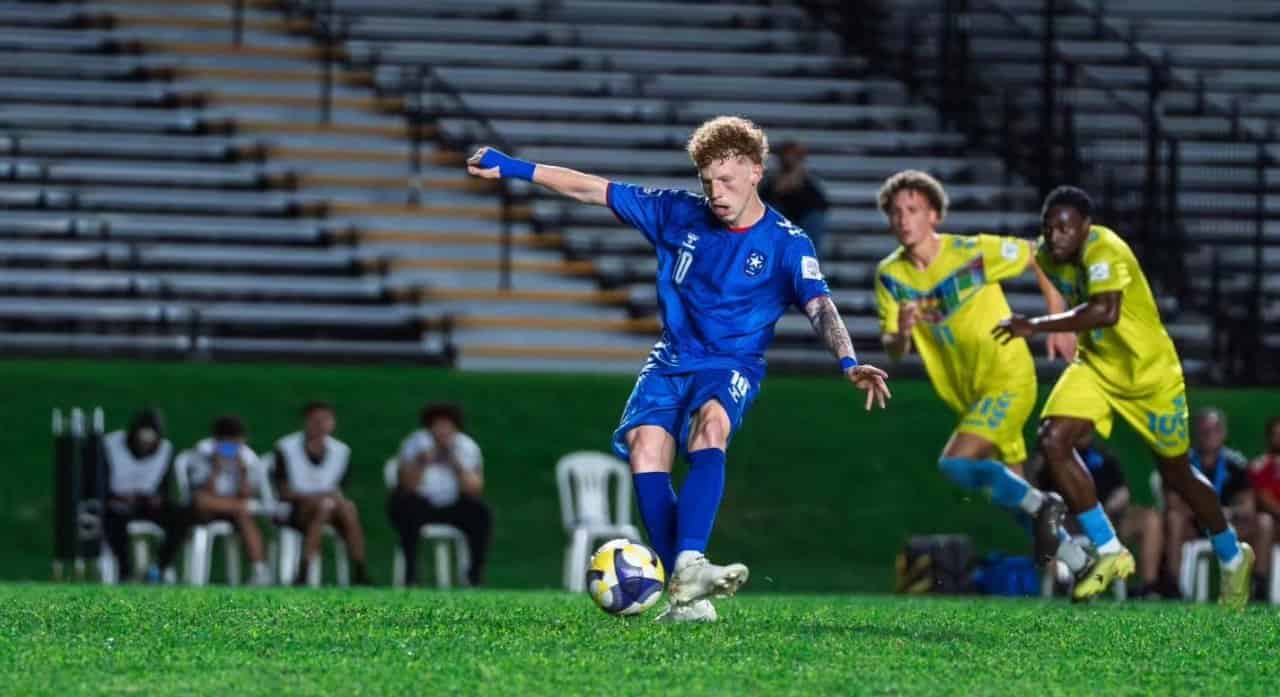 De León ejecuta el penal que abre el marcador para Puerto Rico ante las Islas Vírgenes en la final de la FIFA Series 2026