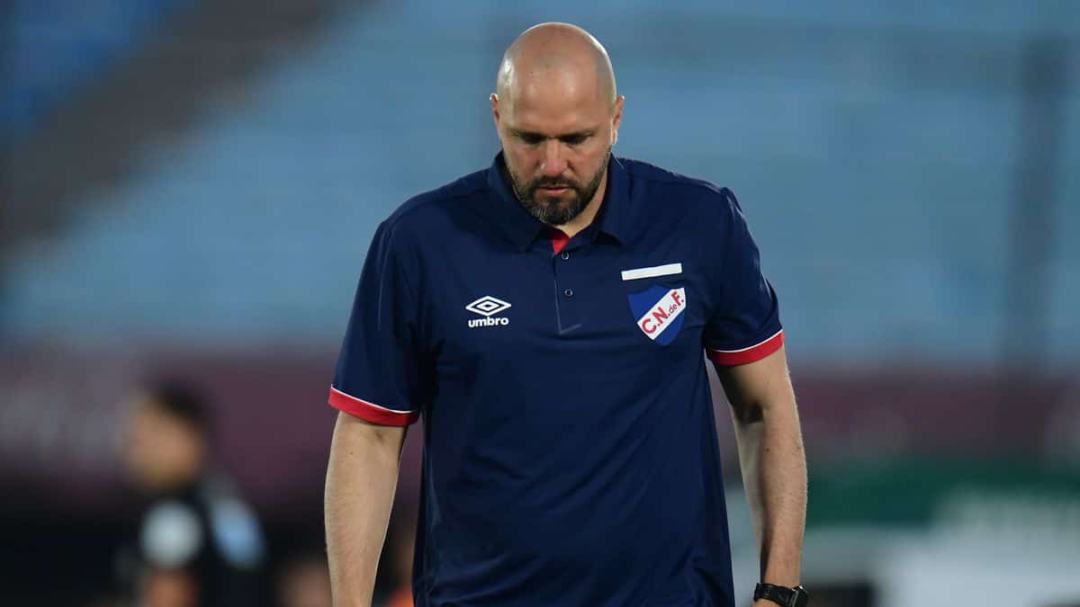 Jadson Viera dejó de ser el entrenador de Nacional