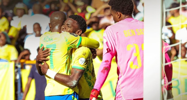 Jugadores de Mamelodi Sundowns durante la semifinal de la CAF Champions League 2025/26