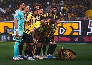 AEK Atenas celebra el campeonato de la Super League griega 2025-26 tras vencer a Panathinaikos