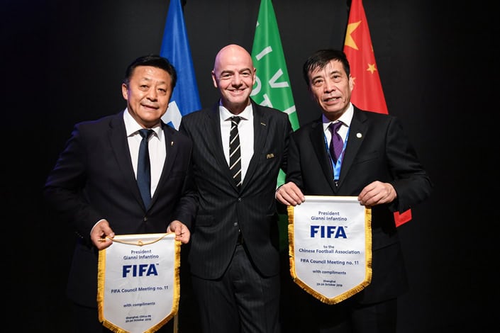 Infantino y la FIFA reunidos con autoridades chinas.