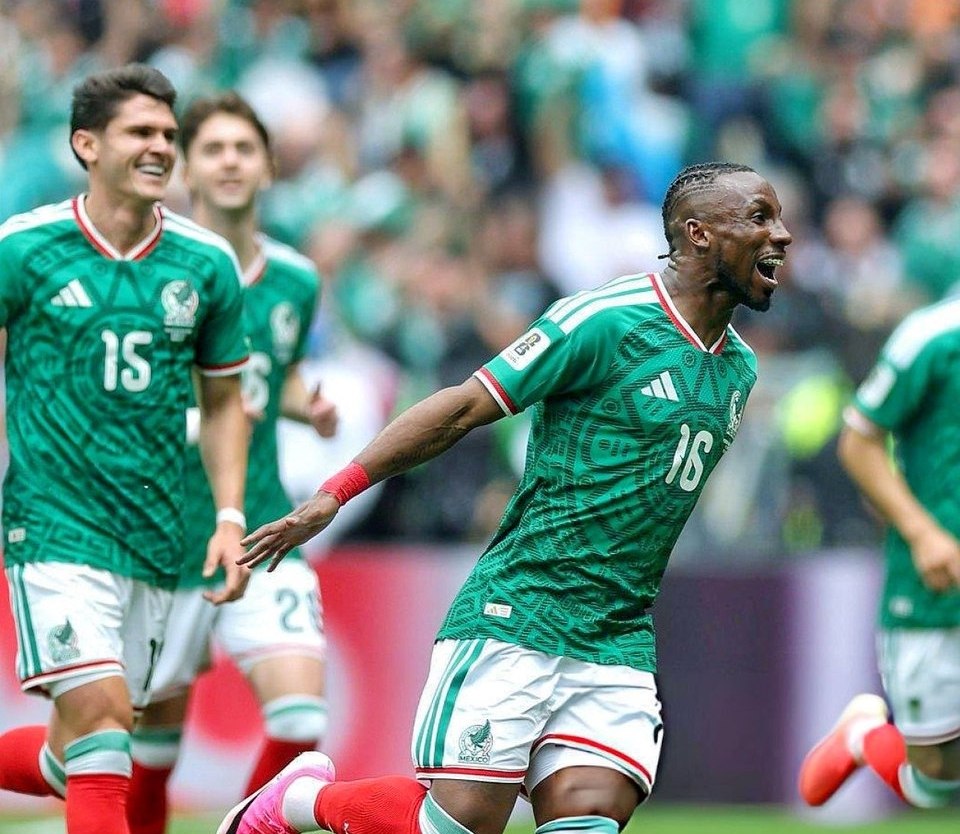 Julián Quiñones celebra su gol en el partido inaugural del Mundial 2026 en el Estadio Azteca