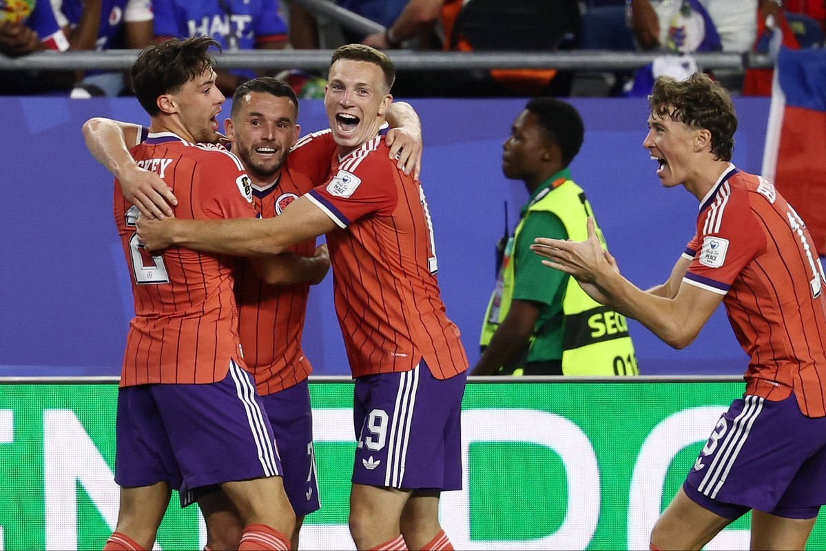 Jugadores de Escocia celebran el gol de John McGinn contra Haití en el Mundial 2026 en Boston