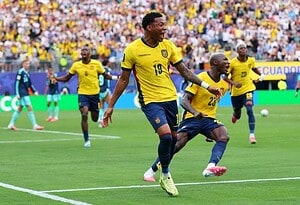Jugadores de la selección de Ecuador festejan un gol ante Alemania en el Mundial 2026