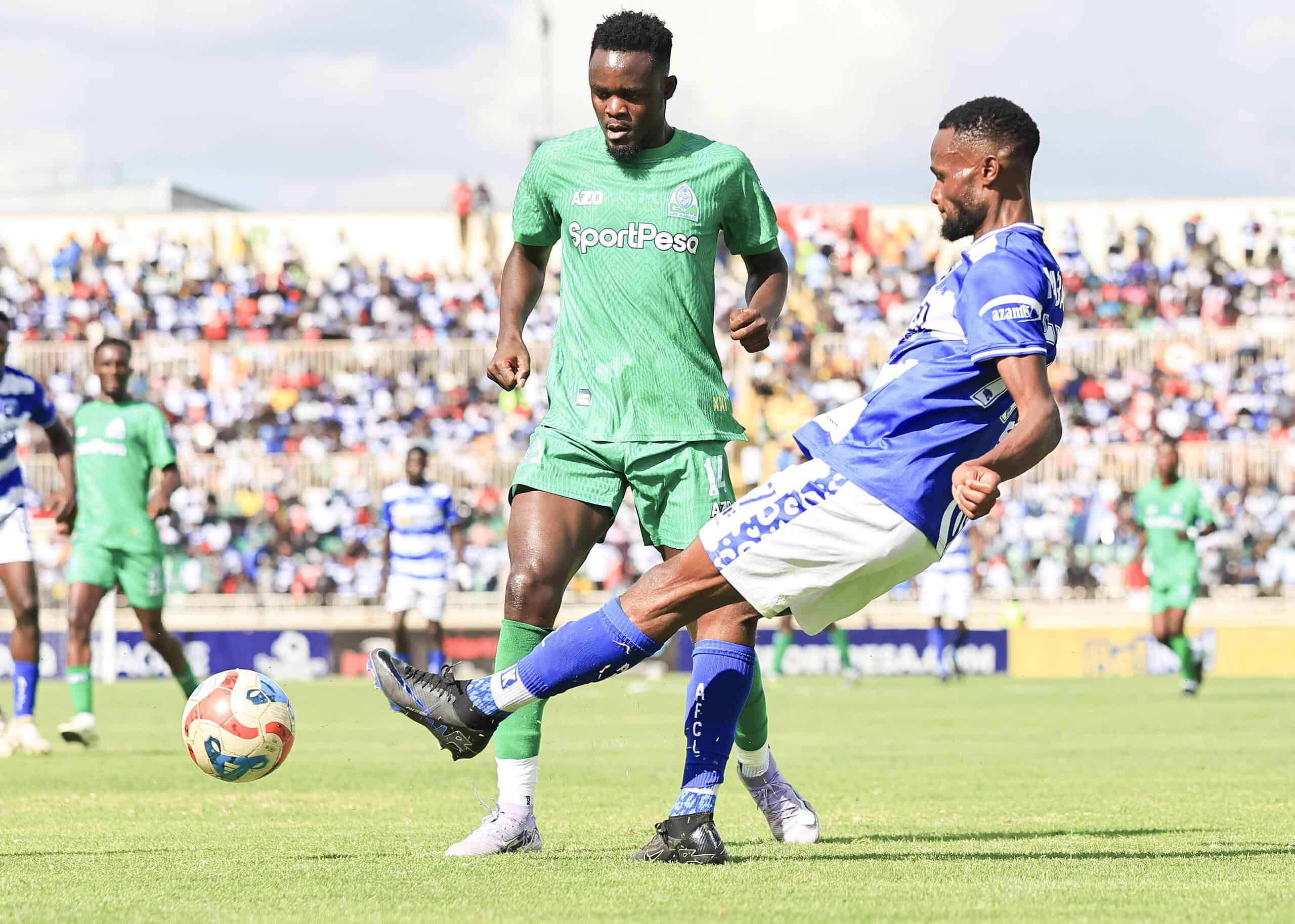 Gor Mahia y Leopards jugando en la liga de Kenia.