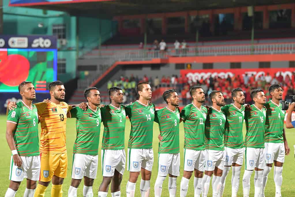 Selección de Bangladesh formada antes de un partido de la SAFF Championship