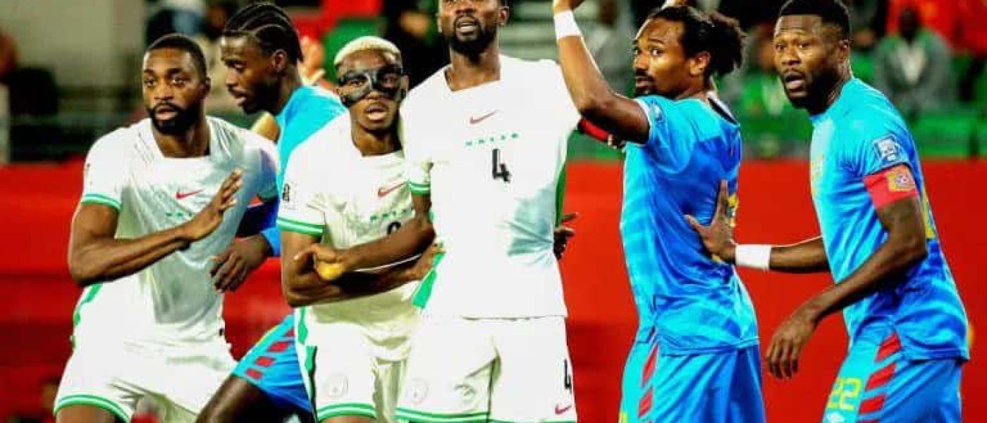 Jugadores de Nigeria en el partido de repechaje africano ante República Democrática del Congo