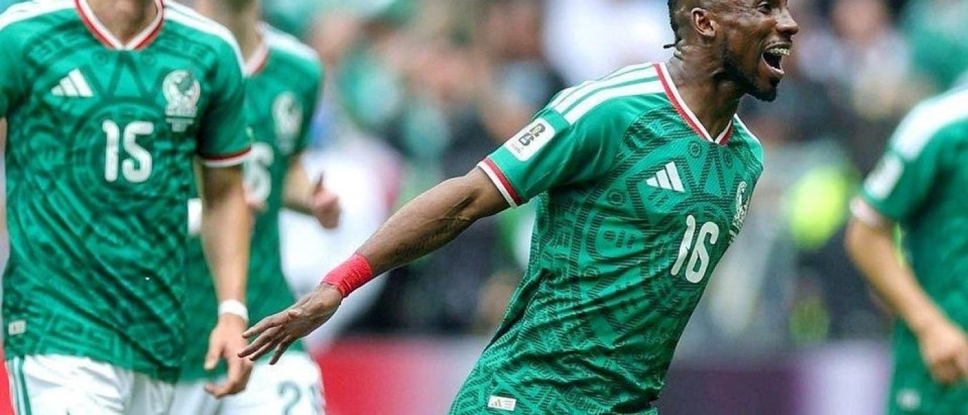 Julián Quiñones celebra su gol en el partido inaugural del Mundial 2026 en el Estadio Azteca