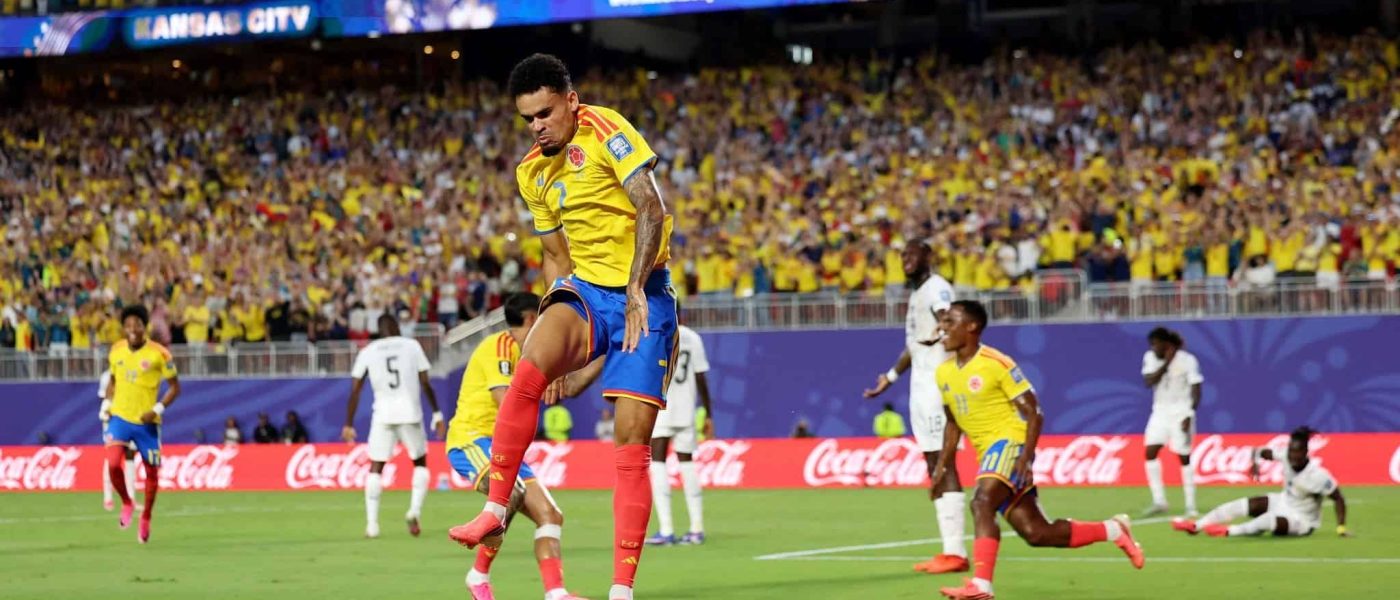 Jhon Arias festeja su gol para Colombia ante Ghana en el Arrowhead Stadium de Kansas City