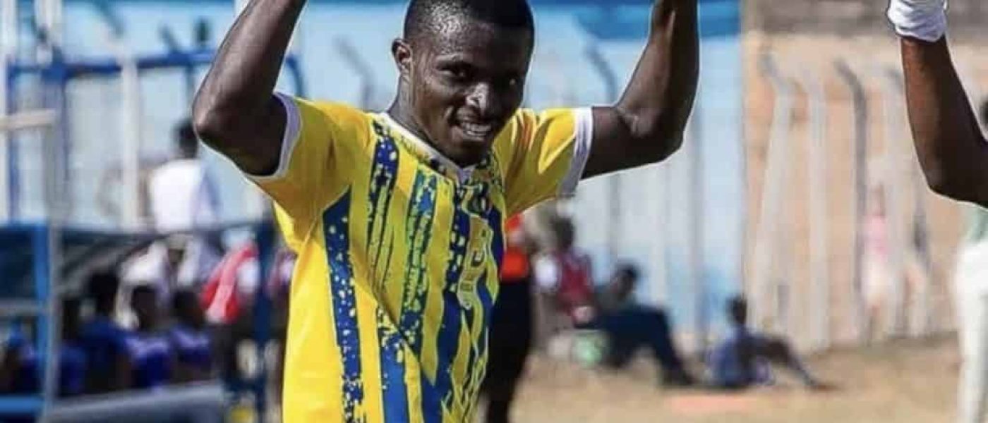 Dominic Frimpong, delantero del Berekum Chelsea, muere asesinado tras asalto armado al equipo.