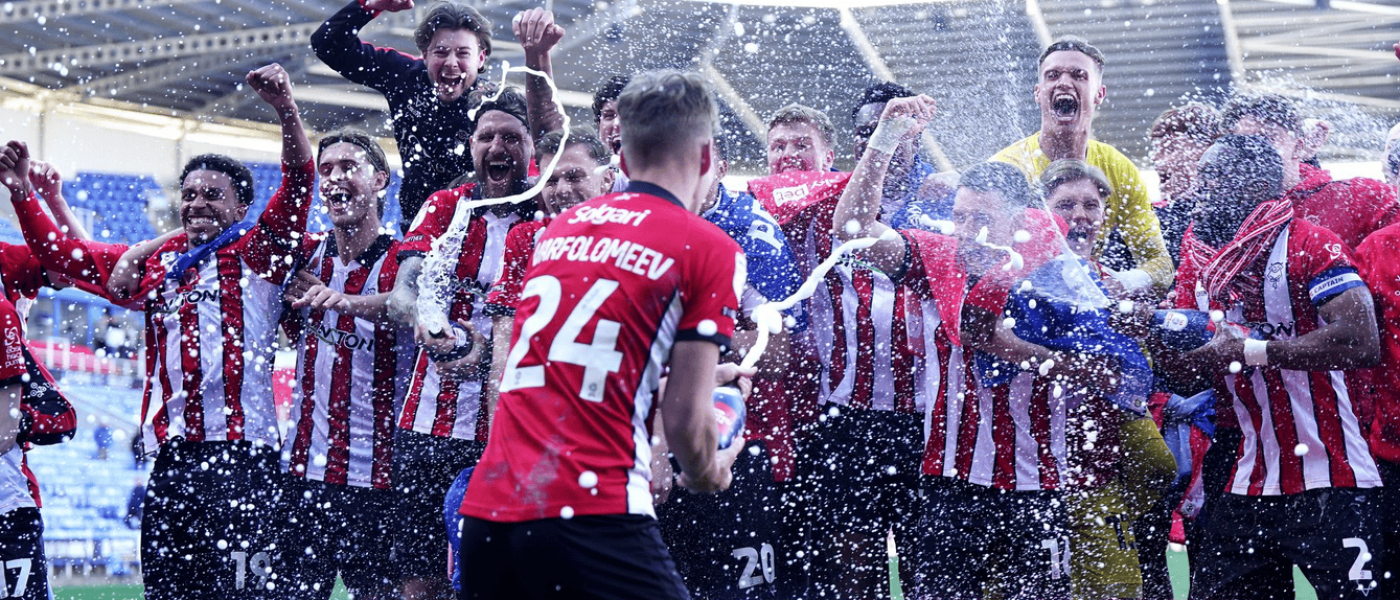 Lincoln City logró el ascenso a la Championship tras 65 años
